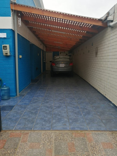 Vendo Amplia Casa 5d-3b Barrio Tranquilo Y Seguro