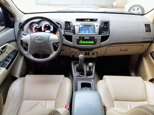 Toyota Sw4 3.0 Srv Cuero I 171cv 4x4 2012