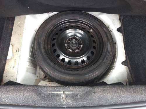 Imagem 8 de 8 de Fiat Punto 2013 1.6 16v Essence Flex 5p