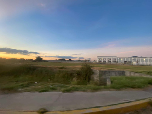Se Vende Hectáreas A Pie De Carretera