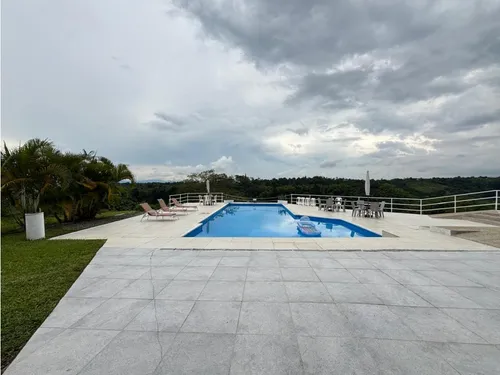 Vendo Hostal, Amoblada, Cerca A Recuca