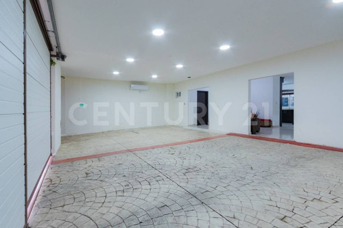 Casa En Venta En Montecarlo Residencial