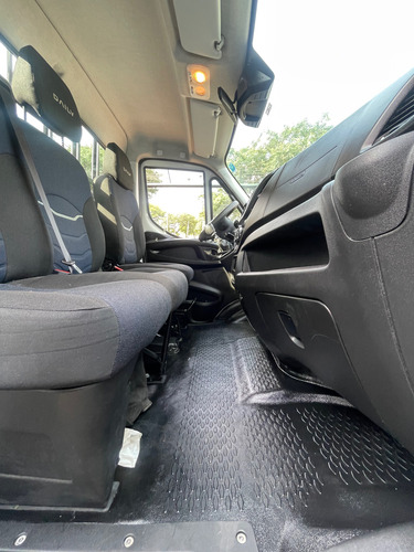 Iveco Daily 35-150 Ano 2022 Único Dono Carroceria De Ferro