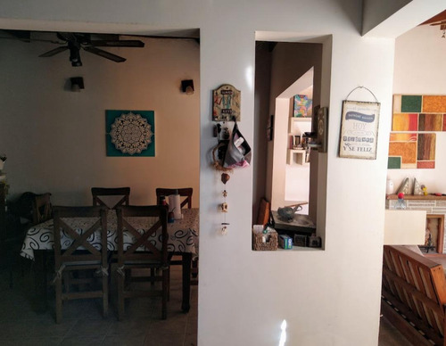 Casa En Venta - 3 Dormitorios 2 Baños - Cochera - 450mts2 - Ringuelet