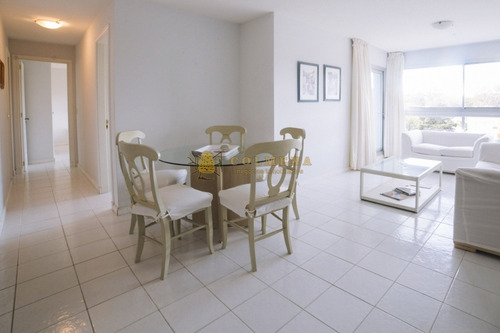 Apartamento En Venta Punta Del Este Dos Dormitorios En Playa Mansa- Ref: 3217