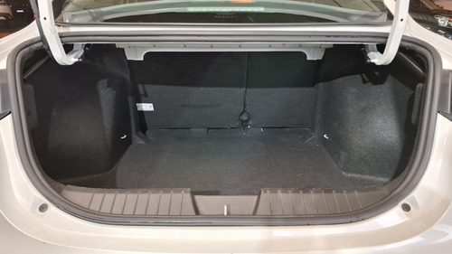 Fiat Cronos 1.8 Precision