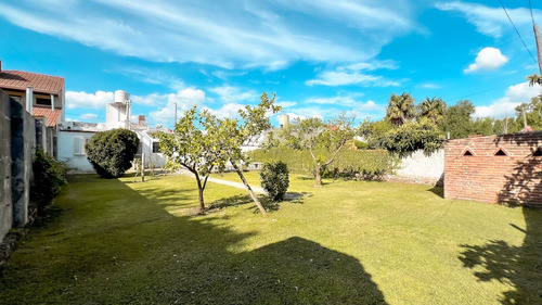 Venta Casa 4 Ambientes Mechongue Con Jardin