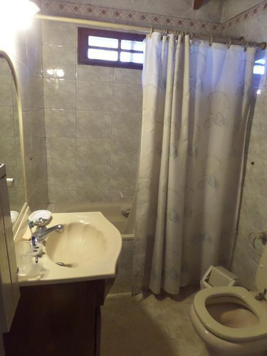 Casa 5 Ambientes. | La Paz 3806