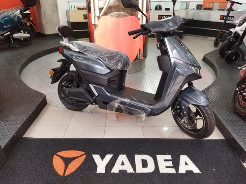 Imagen 1 de 3 de Moto Eléctrica Yadea T9 1200w 0km Tienda Física