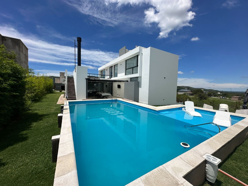 Venta Casa Country Tierralta 3 Dorm Pileta