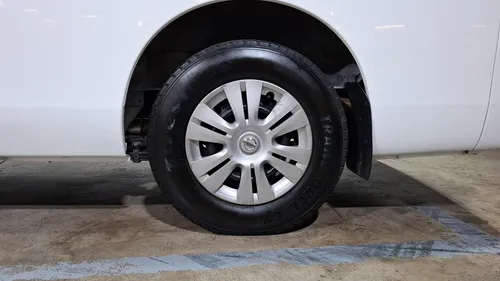 Nissan Nv350 Urvan 2.5 15 Pasajeros Amplia A/a Paq Seg