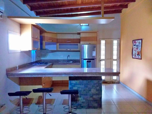 Imagen 1 de 12 de Bella Casa Lista Para Habitar En Venta En Coro 22-10796 04146954944