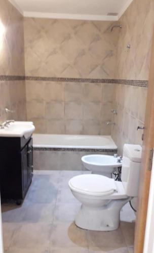Imagen 14 de 14 de Ph 2 Ambientes, Con Patio Reciclado A Nuevo. Sin Expensas -