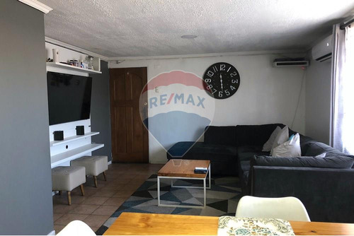 Casa Con Piscina, Quincho Y Cocina Renovada