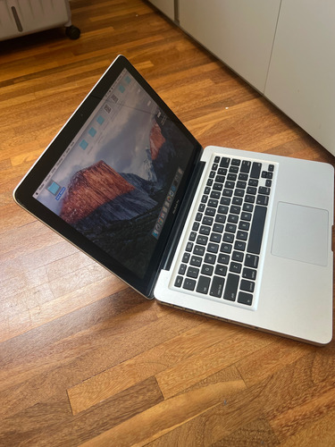 Macbook Pro 2009 - 8gb - 240ssd - 2,53 Ghz Intel Core 2 Duo Prateado (Usado)