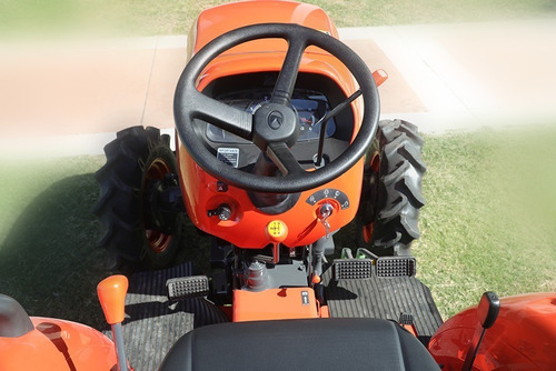 Imagen 3 de 6 de Tractor Kubota L3800 Farm