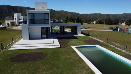 Casa En Venta Carlos Paz