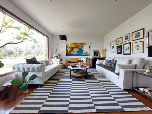 Casa Chilena | 5 Dormitorios + Estar Y Servicio