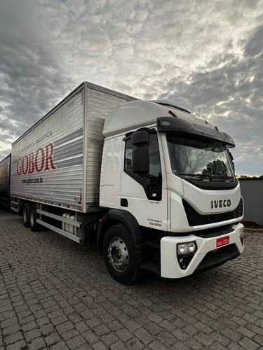 Iveco Tector 24-300 Truck 6x2 Baù Carga Seca Ano 2021