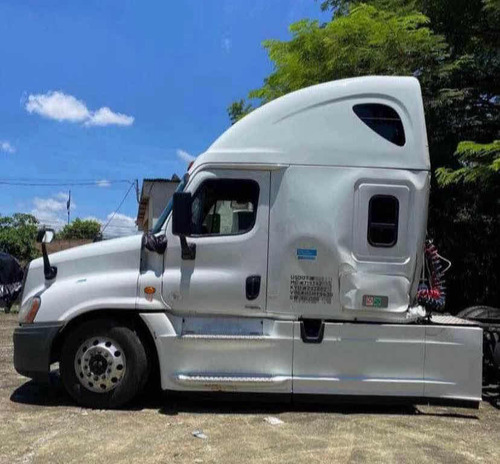 Cabezal Freightliner Cascadia 2017