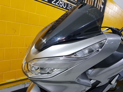 Imagem 5 de 14 de Honda Pcx 150 - 2019 - Km 16.000