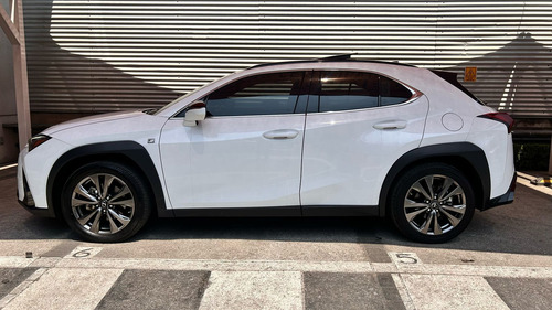 Lexus UX 2.0 250h F-Sport At