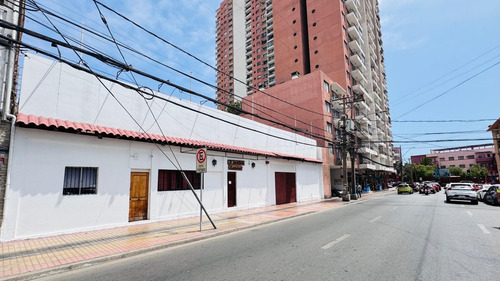Propiedad Ideal Para Restaurante O Local Comercial.