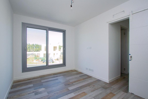 Imagen 28 de 30 de Venta | Casa Con 4 Dormitorios Y Dependencia | A Estrenar | Lote Al Agua | Carpinchos