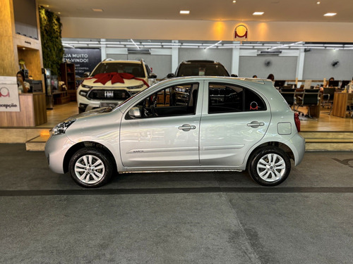 Nissan March 1.0 S 12V FLEX 4P MANUAL