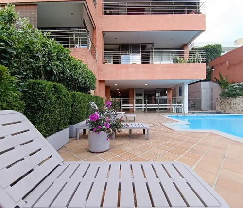 Se Alquila Hermoso Apartamento Duplex En Menga, Quinto Piso Con Ascensor