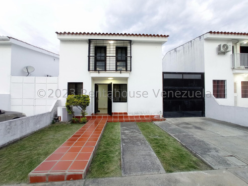 Casa En Alquiler Centro De Cabudare, Flex: 24-7075 Ea3