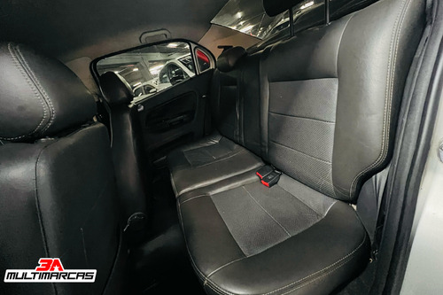 Volkswagen Voyage 1.6 Flex