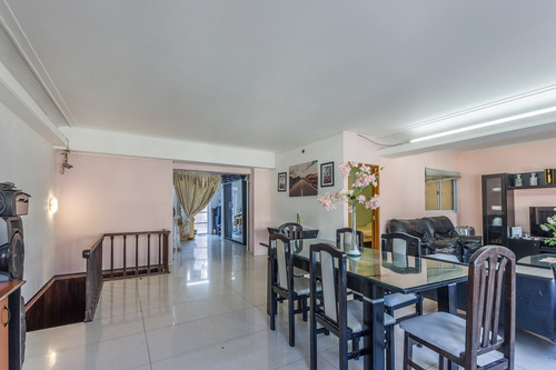 Taller Con Vivienda En Caba: Lote Propio, Terraza Y Quincho