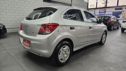 Chevrolet Onix ONIX HATCH Joy 1.0 8V Flex 5p Mec.