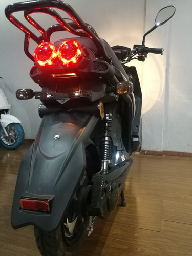 Imagen 7 de 21 de Scooter Electrico Sunra Luhu Bateria Litio Para Uso Interno
