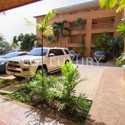 Cgi+ Luxury Lecheria Vende Amplio Apartamento Planta Baja, En Siete Mares