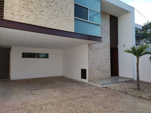 Casa Con Alberca Y Paneles Solares En Venta En Montebello, Z