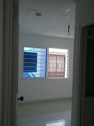 Imagen 18 de 29 de Se Vende Casa De Dos Pisos Con Entrada Y Servicios Independientes Por Valor De 200.000.000 Cop Negociables.