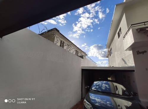 Imagen 10 de 28 de Venta De Casa En Colinas De Los Chaguaramos
