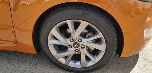 Hyundai Veloster 1.6 6at 130cv