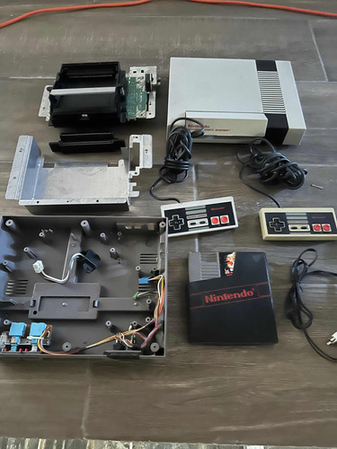 Consola Nintendo Nes Con Dos Controles Reparar Mario Bros