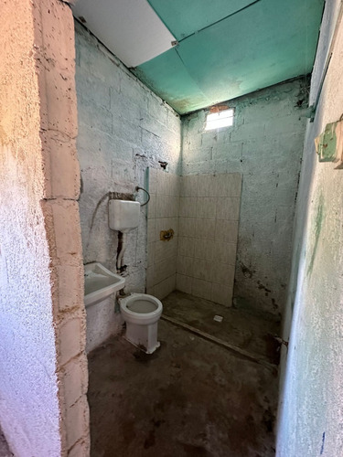 Casas Con Apto Al Fondo Y Gran Terreno En Las Piedras