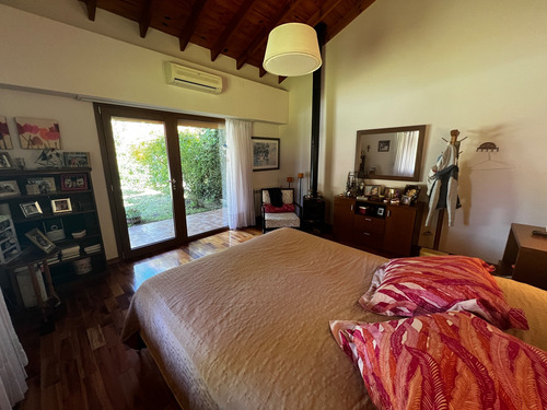 Venta Casa Chalet Adrogué Pileta Parque Permuta Apto Crédito