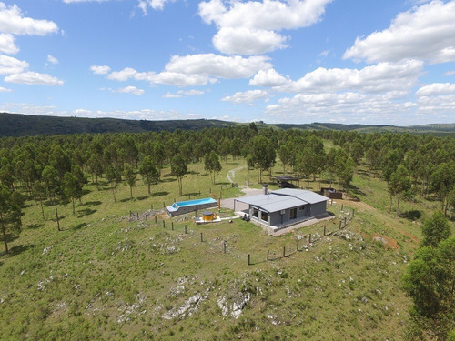 Casa De Campo Con Piscinas En Lavalleja, Las Nubes (leer La Descripcion)