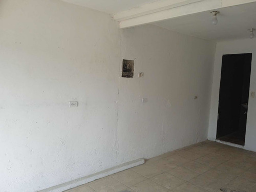 Imagen 4 de 7 de Alquiler De Local Ubicado En Barrio Sucre Ve03-709bs-csol