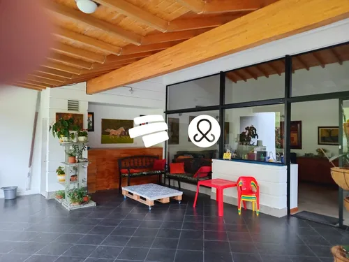 Casa En Conjunto Cerrado En Venta En Área Urbana Undefined Habitaciones