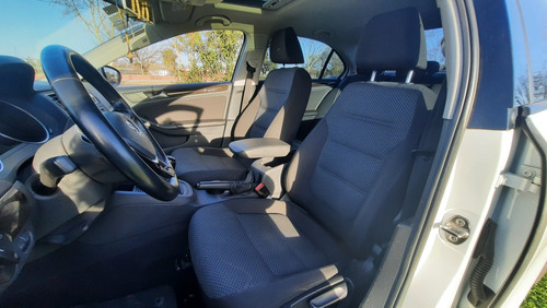 Volkswagen Vento 2.5 Advance Plus 170cv