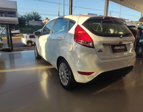 Ford Fiesta 1.6 TITANIUM HATCH 16V FLEX 4P POWERSHIFT