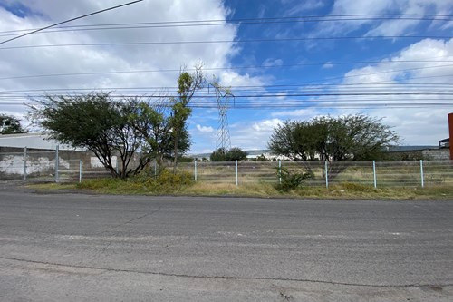 Renta! Terreno De 1,094m2, Uso De Suelo Comercial, A 3 Km De El Refugio, Querétaro!