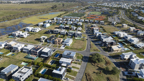 Lote En Venta En Barrio Araucarias, Puertos, Escobar.
